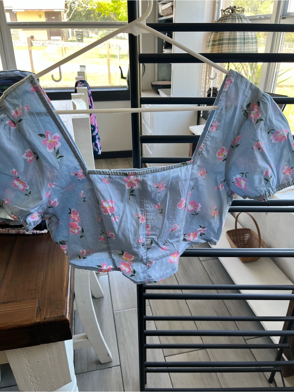 Derek Heart Light Blue Puff Sleeve Floral Crop Top